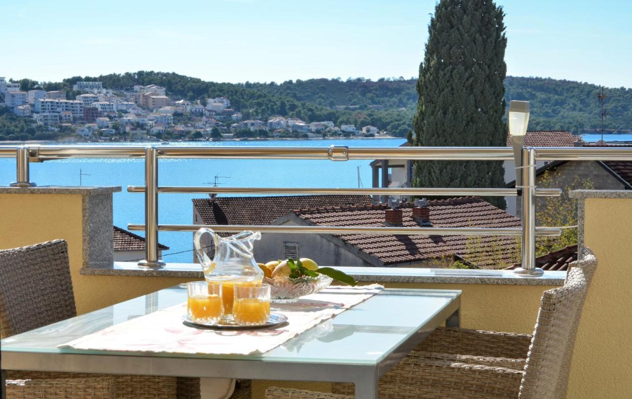 Villa Klaudia Trogir Exterior photo